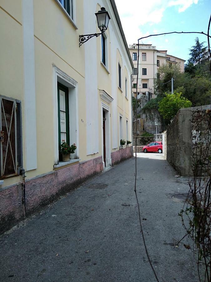 Fronte Al Porto Daire Salerno Dış mekan fotoğraf